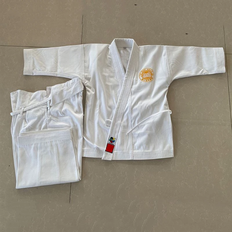 Karate búningar