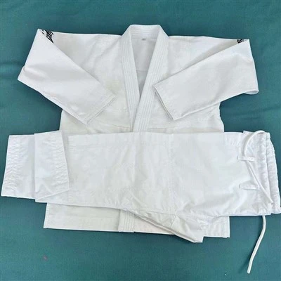 Helstu atriði við val á efni fyrir jiu-jitsu einkennisbúninga
